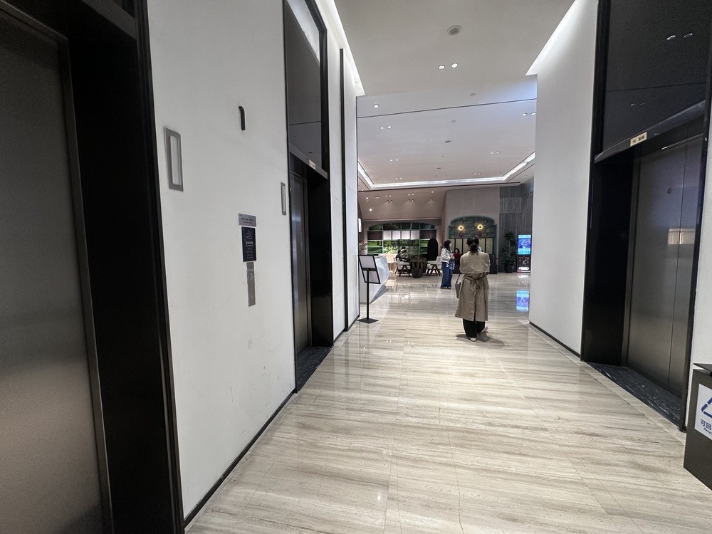 电梯厅1